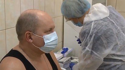 Francia recomendó limitar su administración a mayores de 65 años.