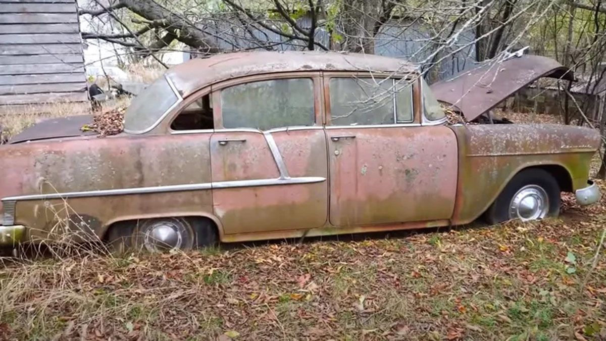 Este granero abandonado escondía una colección increíble de coches
