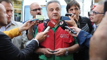 Un hombre hirió a su pareja y mantuvo como rehén a su bebé en una ambulancia