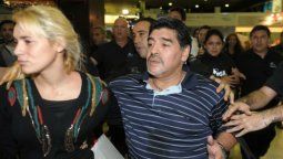 La policía tuvo que intervenir por una fuerte discusión entre Maradona y Rocío Oliva