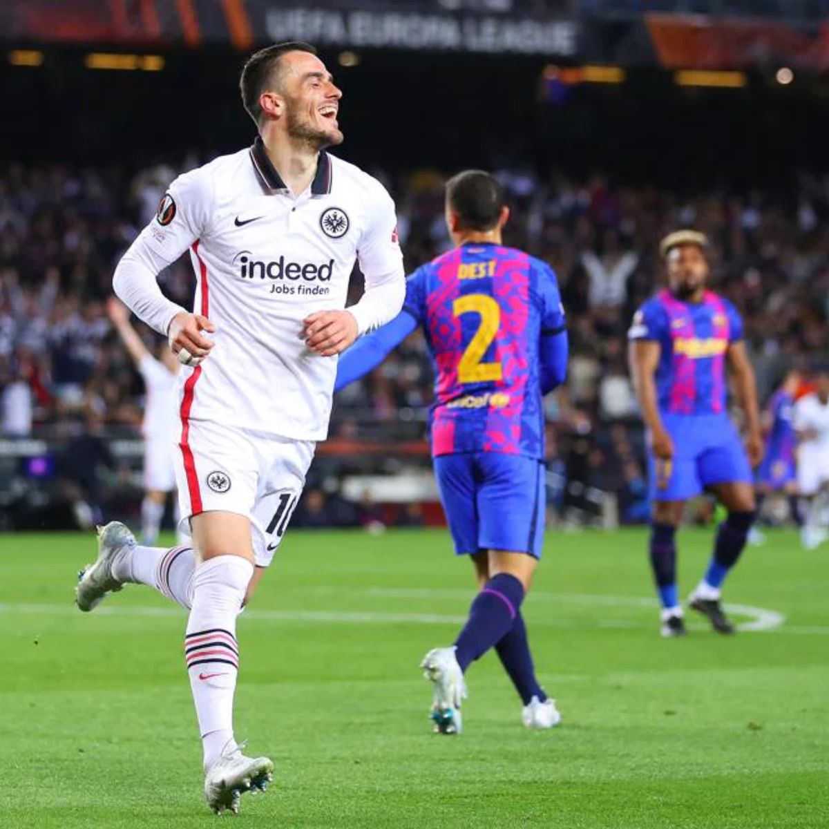 Eintracht Frankfurt sorprendió al Barcelona y lo dejó fuera de la Europa League