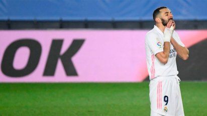 El francés Karim Benzema será juzgado por complicidad en intento de chantaje.