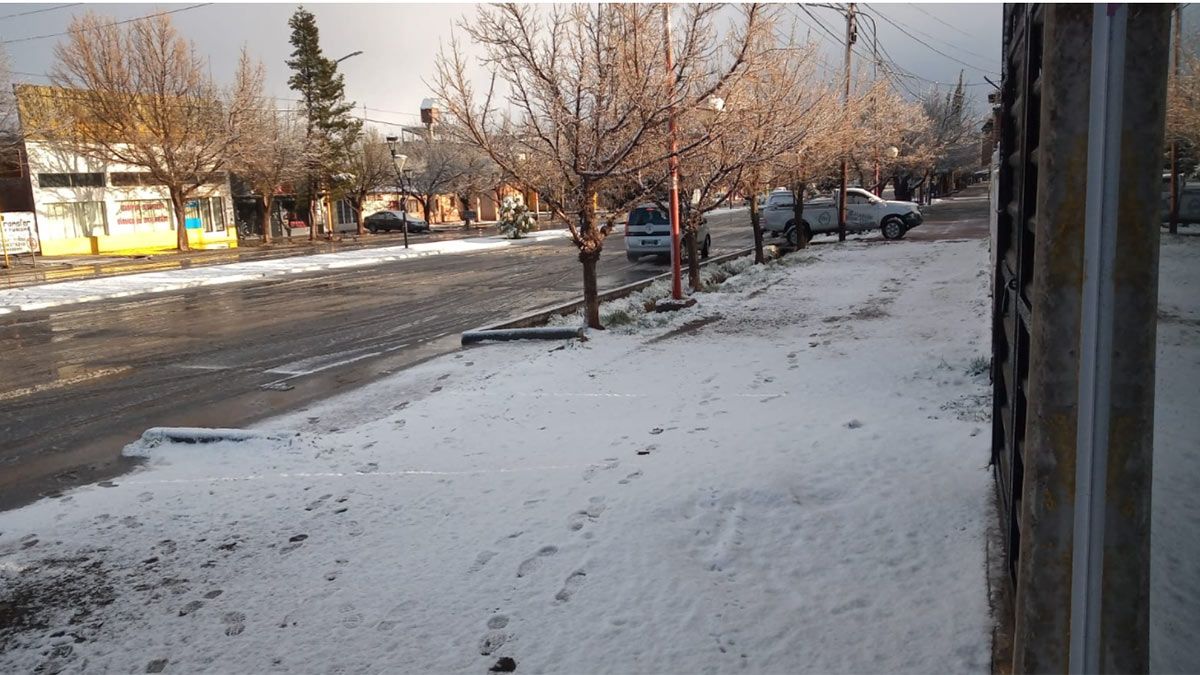 PASO 2021: Malargüe fue a votar en medio de una gran nevada