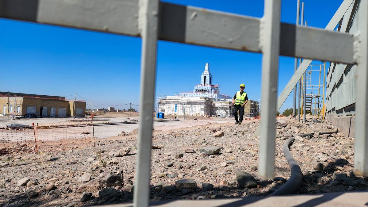 El temblo y los edificios complementarios ya se pueden apreciar con un importante avance.