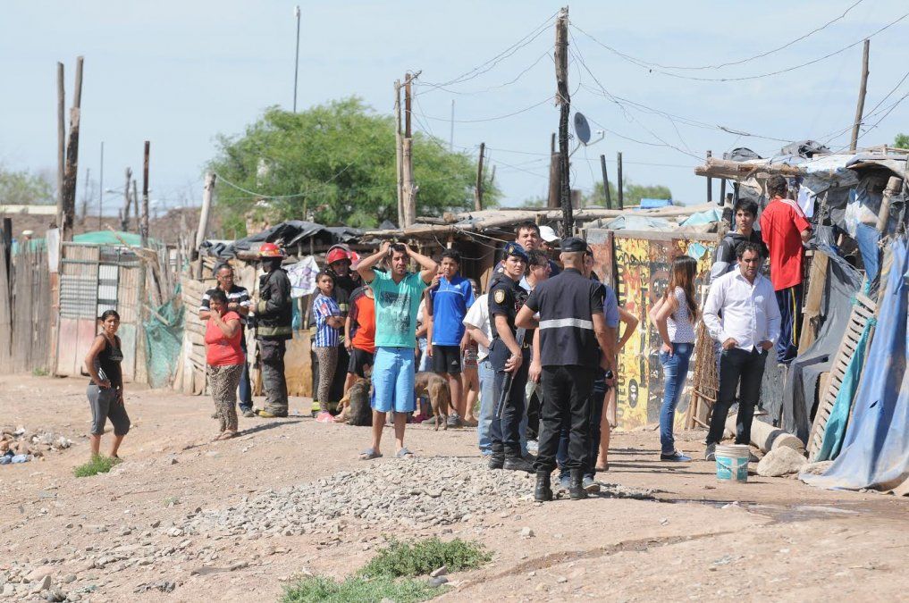 Murió un pequeño de 5 años en un incendio y los vecinos rescataron a sus 4 hermanos
