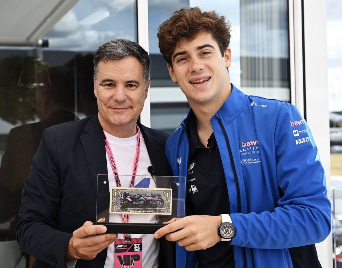 Sibilla y Franco Colapinto se encontraron en los boxes de Alpine.