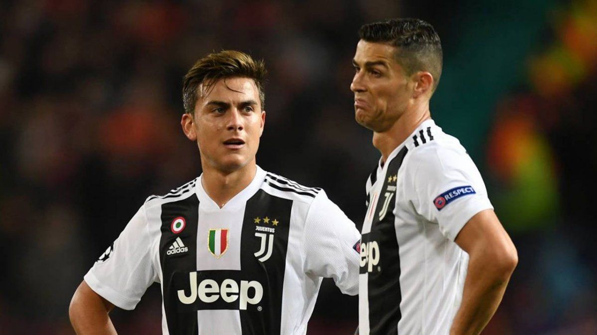 Paulo Dybala y Cristiano Ronaldo viajaron para sumarse a sus selecciones.