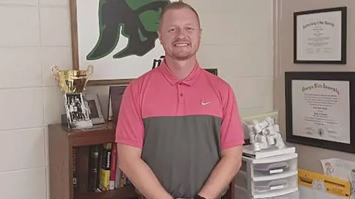 Trágica broma: un docente de secundaria murió al ser atropellado accidentalmente por un alumno y su esposa hizo un pedido especial.