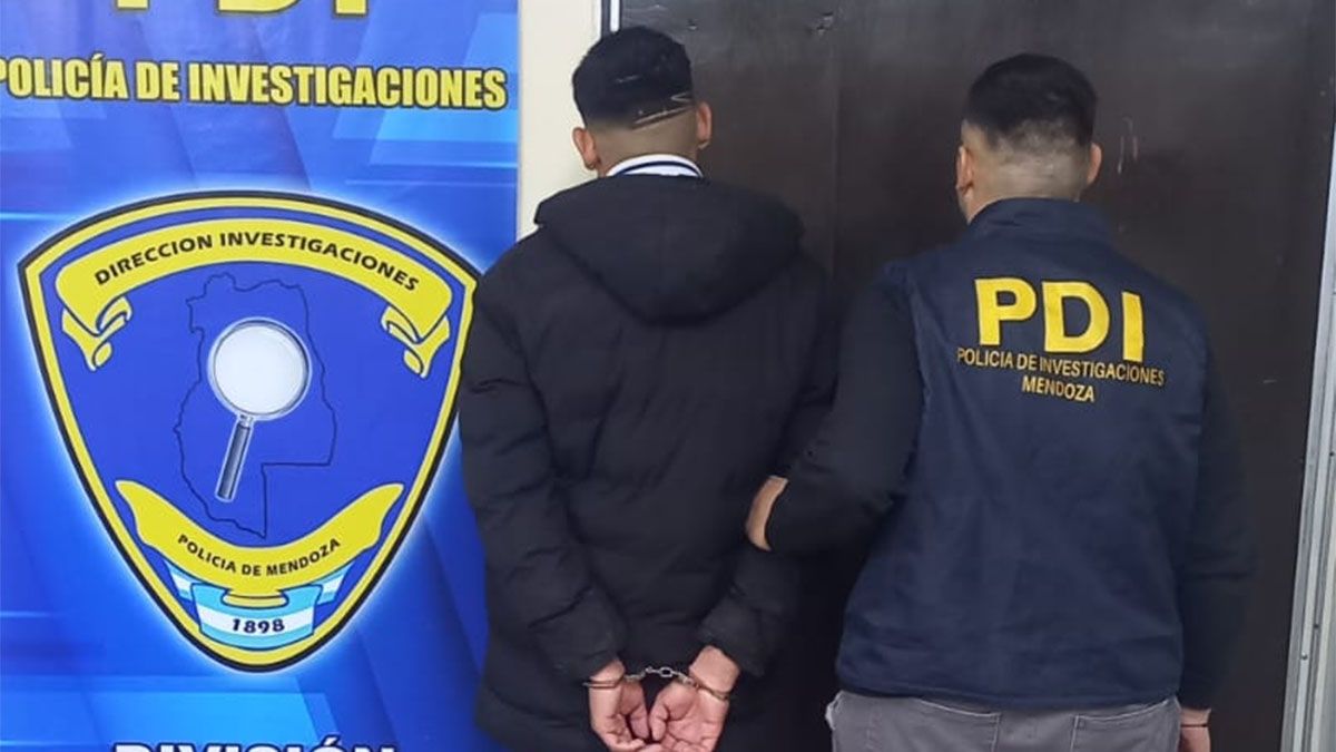 La Policía de Investigaciones de Mendoza detuvo al Tatotito Martínez por el crimen del jefe narco Pollo Valdivia. La Policía de Investigaciones de Mendoza detuvo al Tatotito Martínez por el crimen del jefe narco Pollo Valdivia.