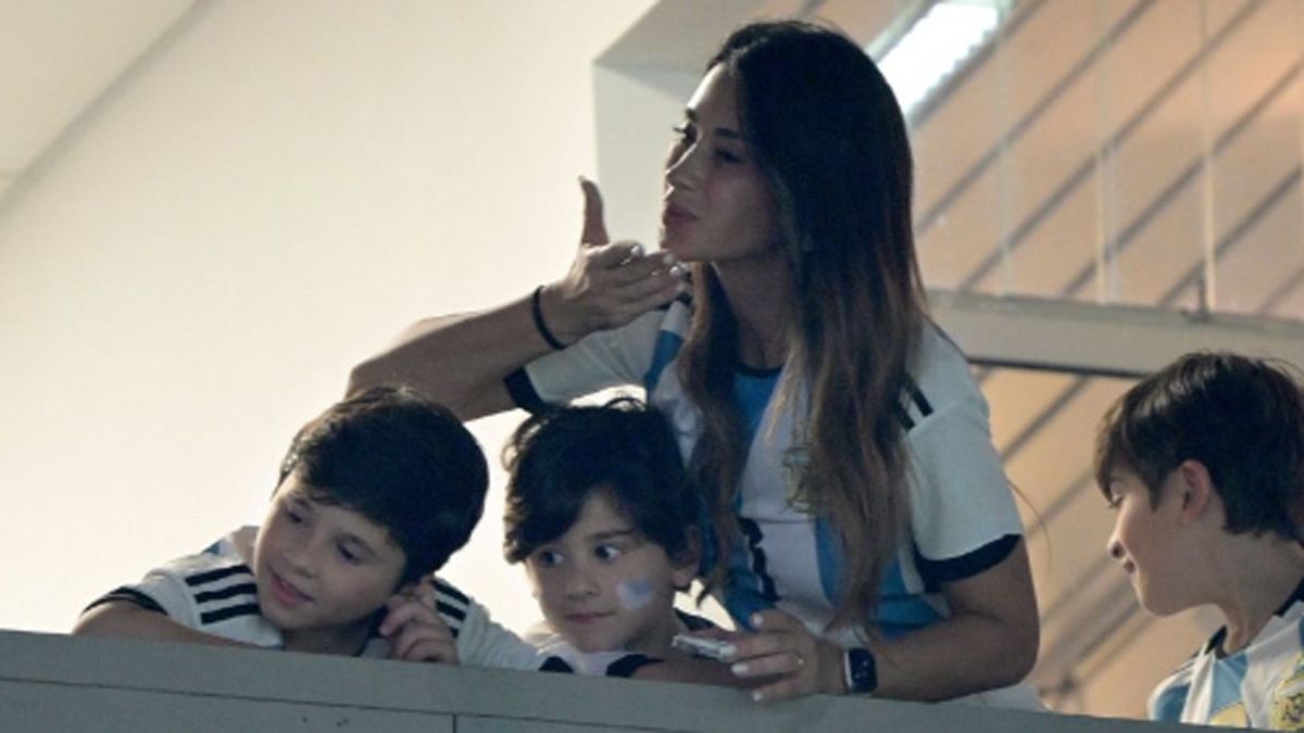 Antonela Roccuzzo no podía faltar y estuvo acompañando a Lionel Messi y a toda la Selección argentina junto a sus hijos