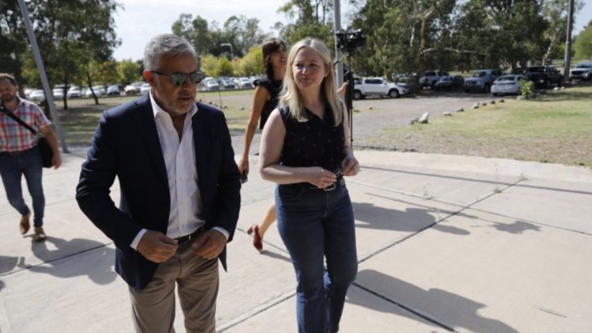 Alfredo Cornejo se mantiene quinto en el ránking de gobernadores con casi el 60% de imagen positiva en Mendoza.