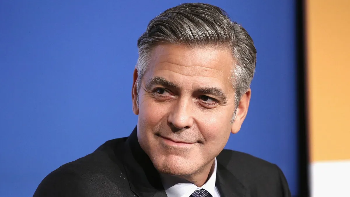 Se hizo pasar por George Clooney y la estafó con 300 dólares
