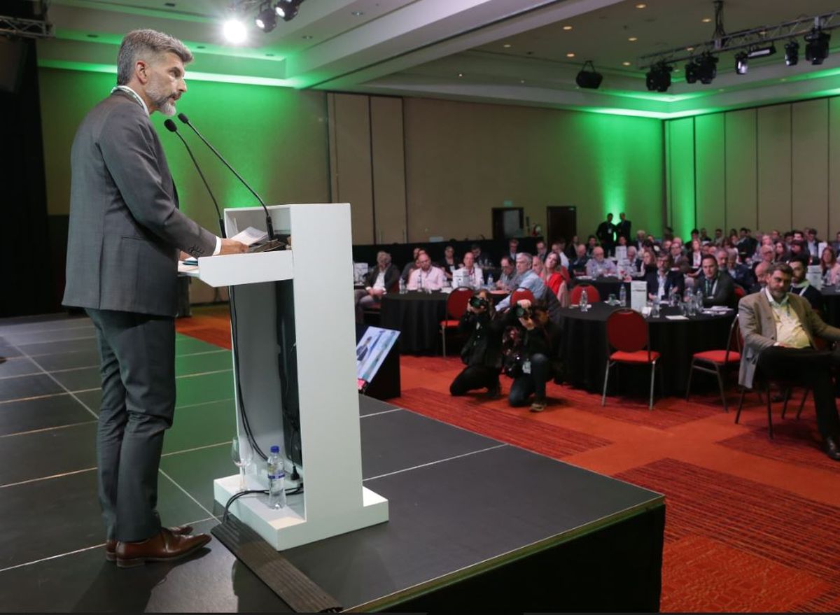 Ulpiano Suarez volvió a hablar del plan de inversiones para la Ciudad de Mendoza. Ulpiano Suarez volvió a hablar del plan de inversiones para la Ciudad de Mendoza.