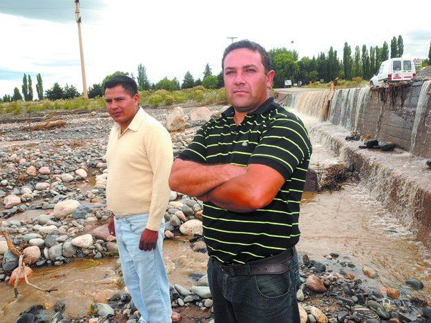 La tormenta los transformó en héroes al salvar  a una familia