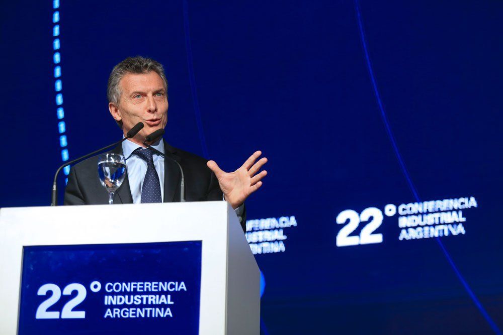 Macri dijo que se debe reducir el déficit fiscal y rechazó que se propongan nuevos impuestos