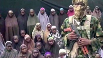 Un nuevo video de Boko Haram muestra a las nigerianas secuestradas