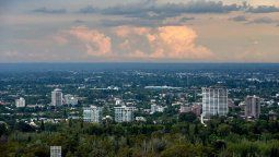 El pronóstico del tiempo en Mendoza marca un leve descenso de la temperatura con alerta de tormentas. El pronóstico del tiempo en Mendoza marca un leve descenso de la temperatura con alerta de tormentas.