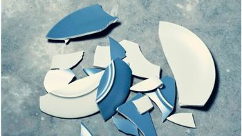 Si se te rompió un plato en casa, tenés un tesoro: cómo hacer manualidades para decorar en primavera