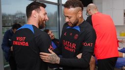 Lionel Messi y Neymar se mostraron felices este miércoles, en la práctica del PSG.