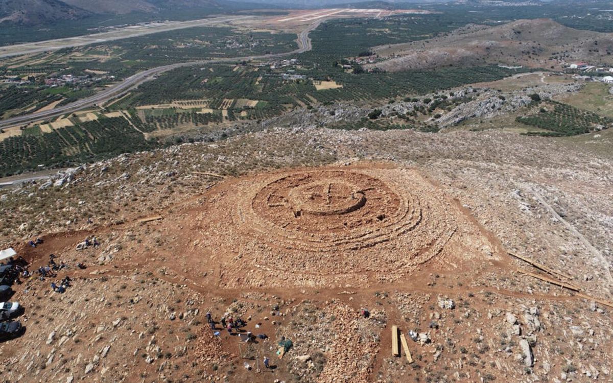 El descubrimiento se realizó sobre una colina. El descubrimiento se realizó sobre una colina.