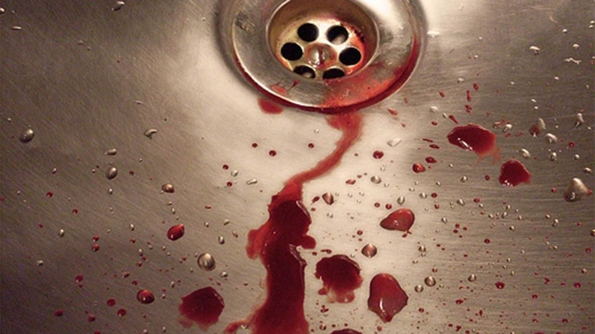 Abrió la canilla del agua y salía sangre. Había una rata