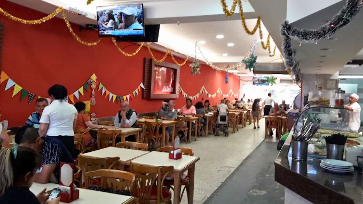 El bodegón La Rumba se ha convertido en un clásico de Buenos Aires. El bodegón La Rumba se ha convertido en un clásico de Buenos Aires.
