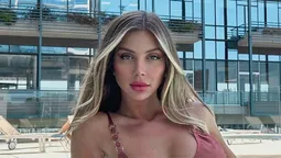 En bikini taparrabos, Romina Malaspina anticipó un verano al rojo vivo