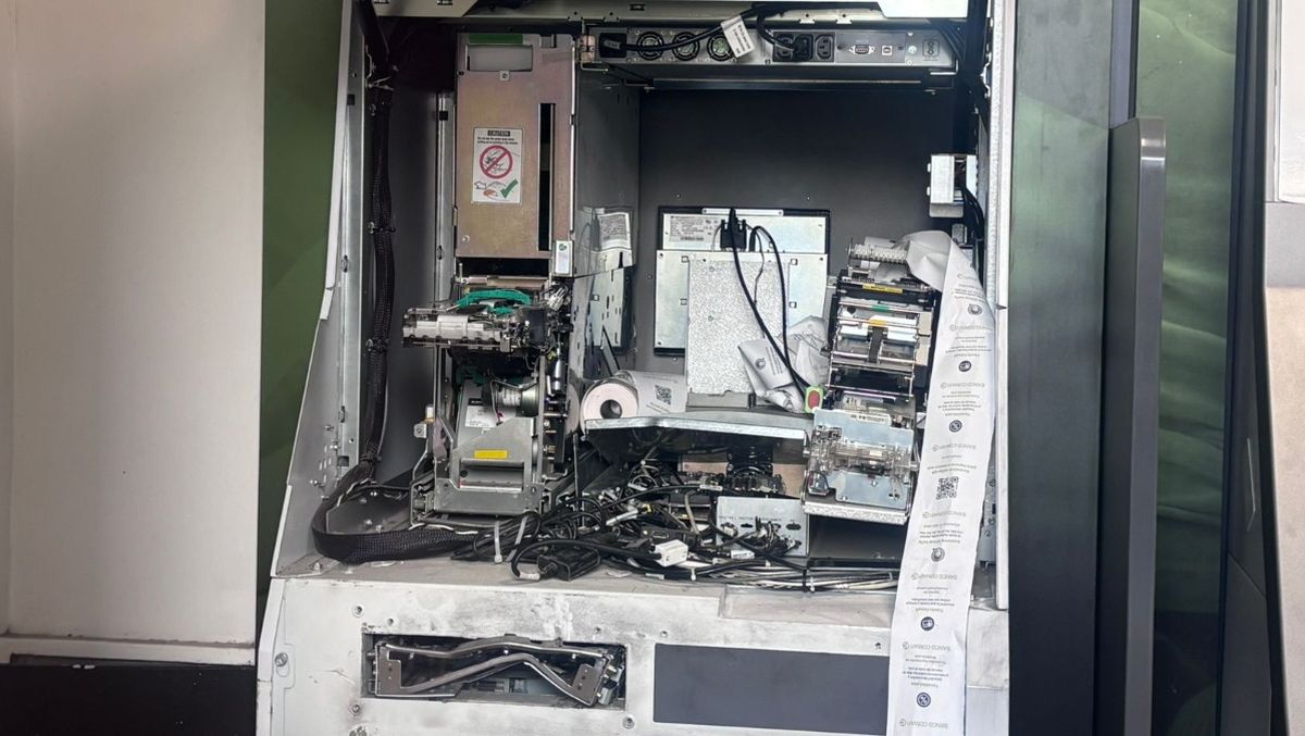 A golpes. Así atacaron a los cajeros automáticos del centro mendocino. A golpes. Así atacaron a los cajeros automáticos del centro mendocino.