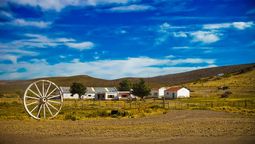 Es uno de los pueblos más lindos de Argentina, tiene pocos habitantes y su nombre se lo debe al alcohol