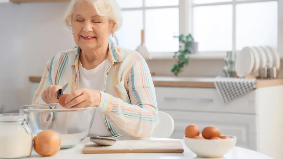 La nutrición balanceada constituye uno de los pilares fundamentales para alcanzar una vejez con plenitud física y mental en las sociedades modernas actuales. Imagen: Science Daily