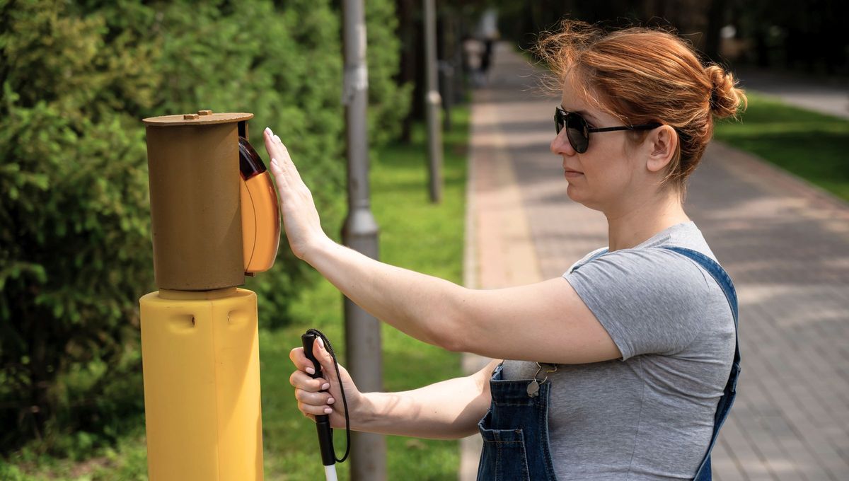 En 1983, Mario Dávila creó el primer semáforo para personas ciegas del mundo a partir del semáforo convencional de luces. En 1983, Mario Dávila creó el primer semáforo para personas ciegas del mundo a partir del semáforo convencional de luces. 