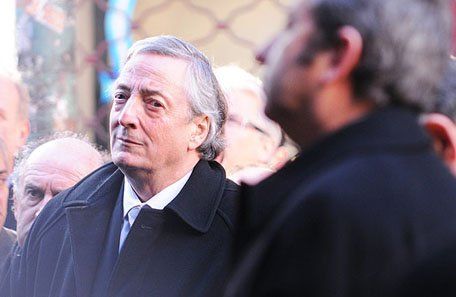 Kirchner y Cobos iniciaron la carrera a 2011, en boca de sus operadores