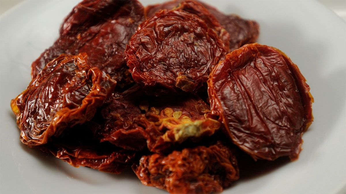 Cómo preparar tomates secos en aceite: la receta casera para comer todo el año