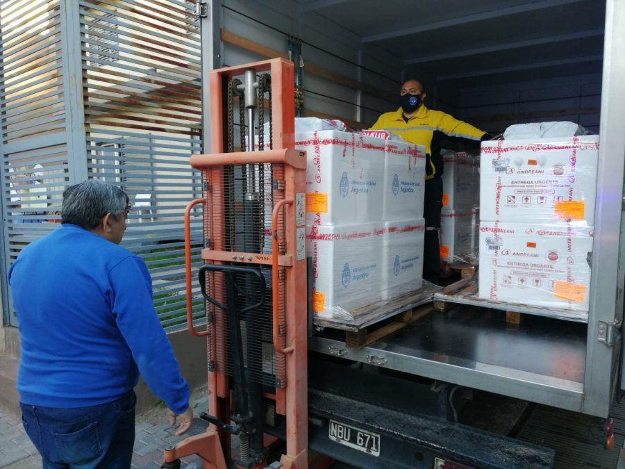 Córdoba informó que mantuvo conversaciones con laboratorios para comprar dosis de vacunas contra el coronavirus, pero que recién se las entregaban en 2022.&nbsp;