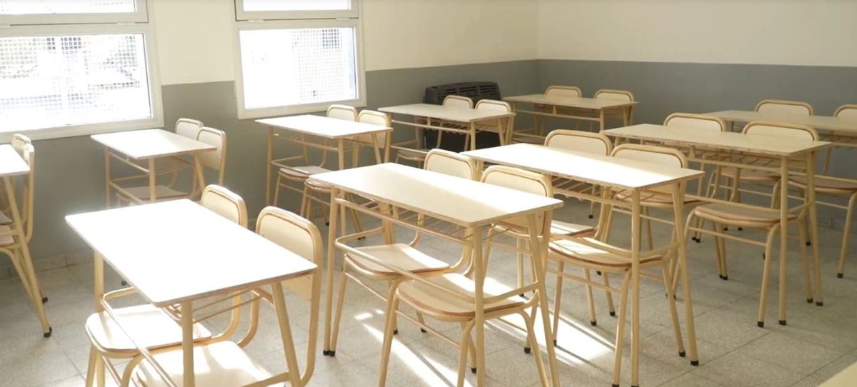 Una joven maestra le enviaba fotos y videos hot a su alumno para tener relaciones