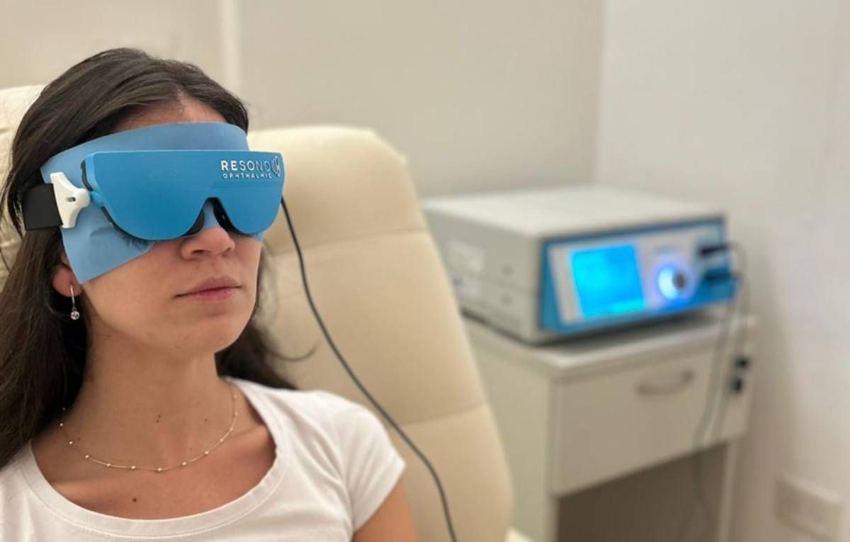 Eye Wellness es un tratamiento con la última tecnología para las molestias de ojo irritado, seco, cansado y ofrece también buenos resultados estéticos al paciente. Eye Wellness es un tratamiento con la última tecnología para las molestias de ojo irritado, seco, cansado y ofrece también buenos resultados estéticos al paciente.