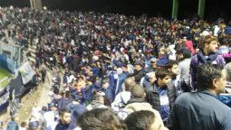 Los hinchas de la Lepra armaron una fiesta en el Juan Gilberto Funes