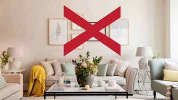 Adiós a los espejos y cuadros: la tendencia en decoración que moderniza las paredes de tu casa