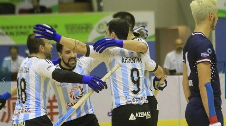 Argentina superó a la dura Francia y manda en su zona de los Roller Games