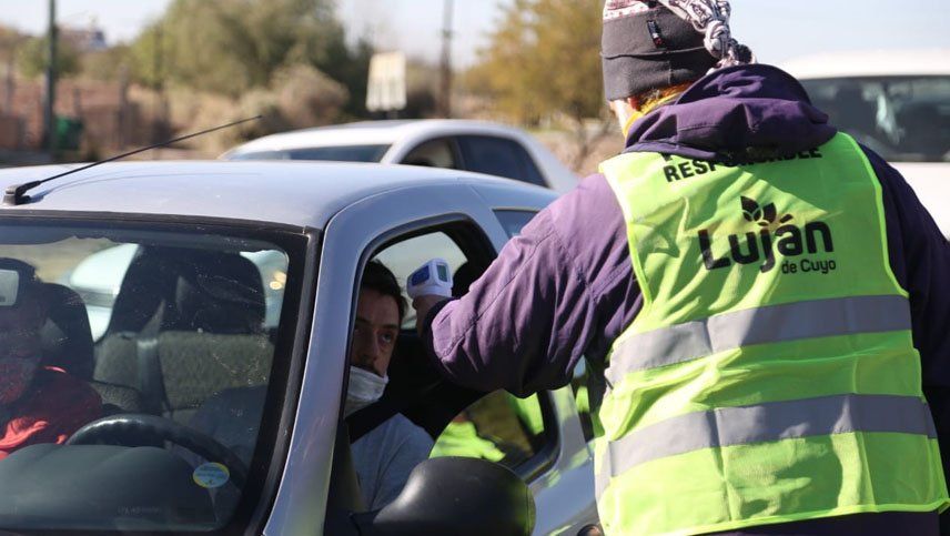 Proponen que los próximos feriados sean no laborables para atenuar el impacto en la actividad económica