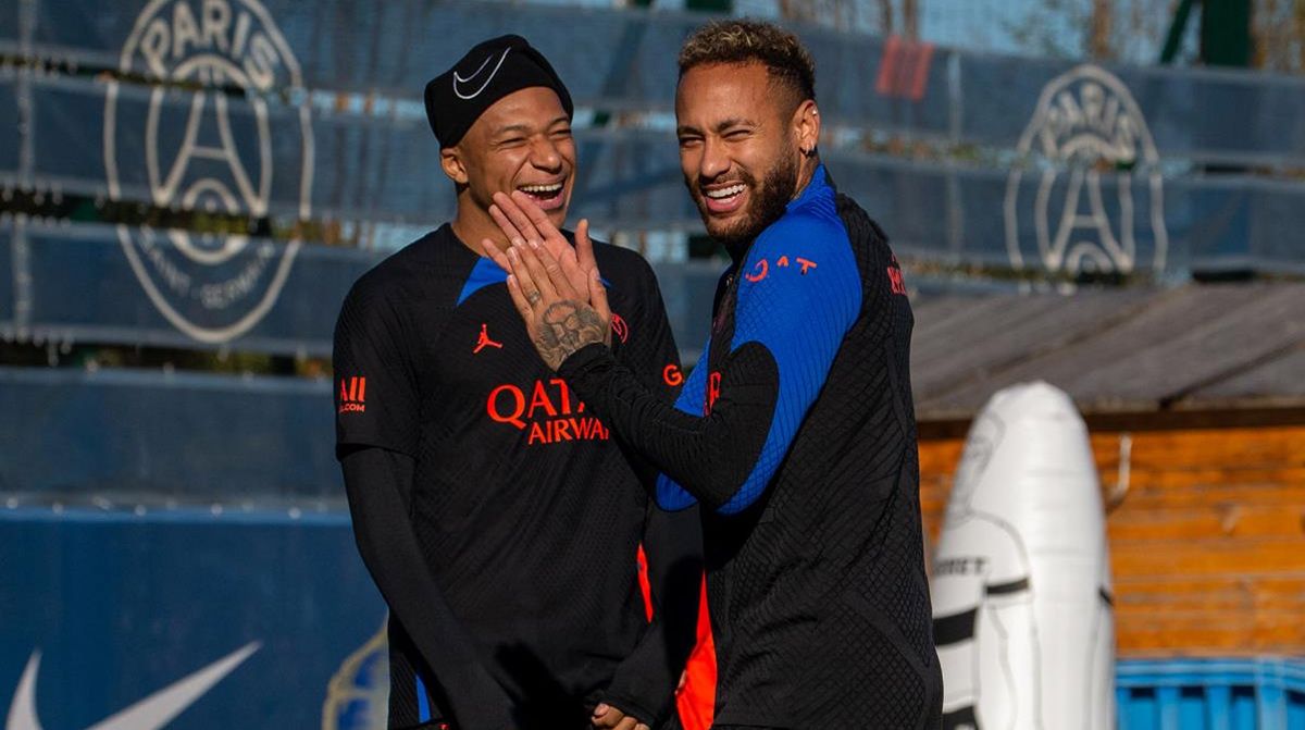Las diferencias parecen haber quedado de lado entre Kylian Mbappé y Neymar, que se mostraron sonrientes y juntos en una de las últimas prácticas del PSG.