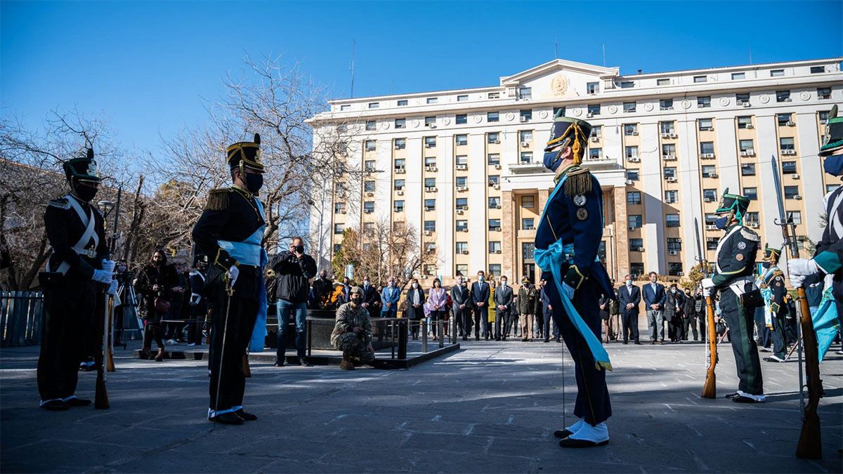 En el acto oficial por Malvinas, se realizará el tradicional saludo de los efectivos formados.