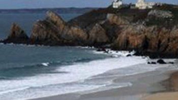 Cierran importantes playas porque desde el mar ya ha llegado una tonelada de cocaína en forma misteriosa