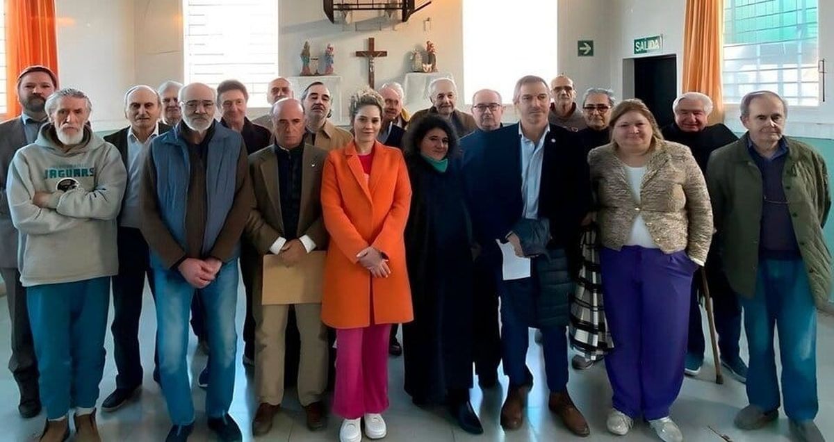 La polémica reunión de diputados libertarios -entre otros la mendocina Lourdes Arrieta- con genocidas que pidieron la domiciliaria en 2024. La polémica reunión de diputados libertarios -entre otros la mendocina Lourdes Arrieta- con genocidas que pidieron la domiciliaria en 2024.