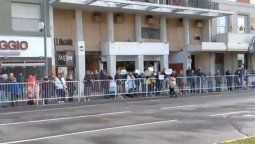 Un grupo de personas protestó contra María Eugenia Vidal en Mar del Plata