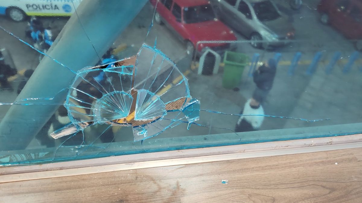 El incidente quedó registrado por las cámaras.