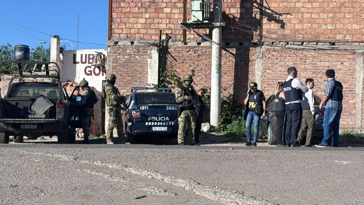 Esta semana hubo al menos 53 allanamientos vinculados a megaoperativos en Mendoza. Esta semana hubo al menos 53 allanamientos vinculados a megaoperativos en Mendoza.