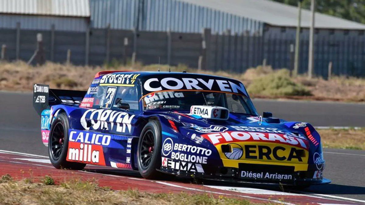 José Manuel Urcera lidera el Turismo Carretera tras al abandono de Julián Santero. José Manuel Urcera lidera el Turismo Carretera tras al abandono de Julián Santero.