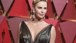 La insólita censura de la televisión iraní al vestido de Charlize Theron
