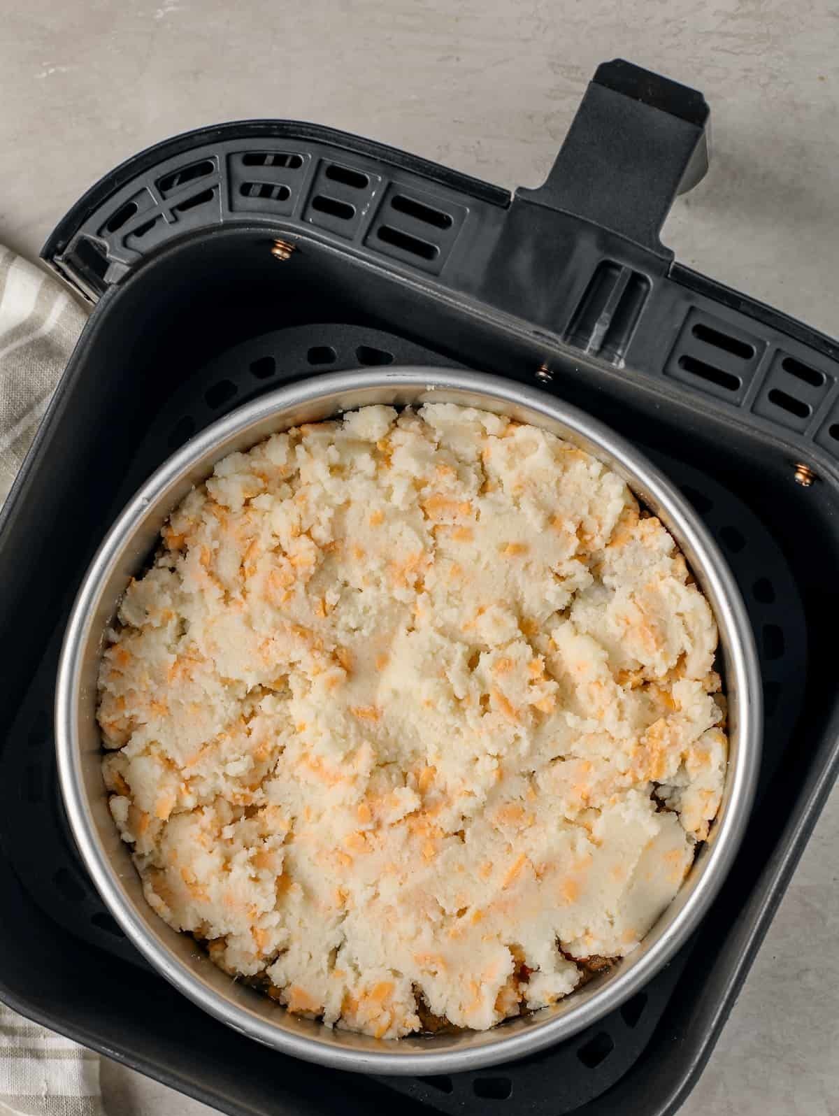 Es necesario conseguir un dorado profundo para tener el mejor pastel de pastor. Es necesario conseguir un dorado profundo para tener el mejor pastel de pastor.